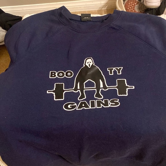 Sweatshirt - Picture 1 of 2